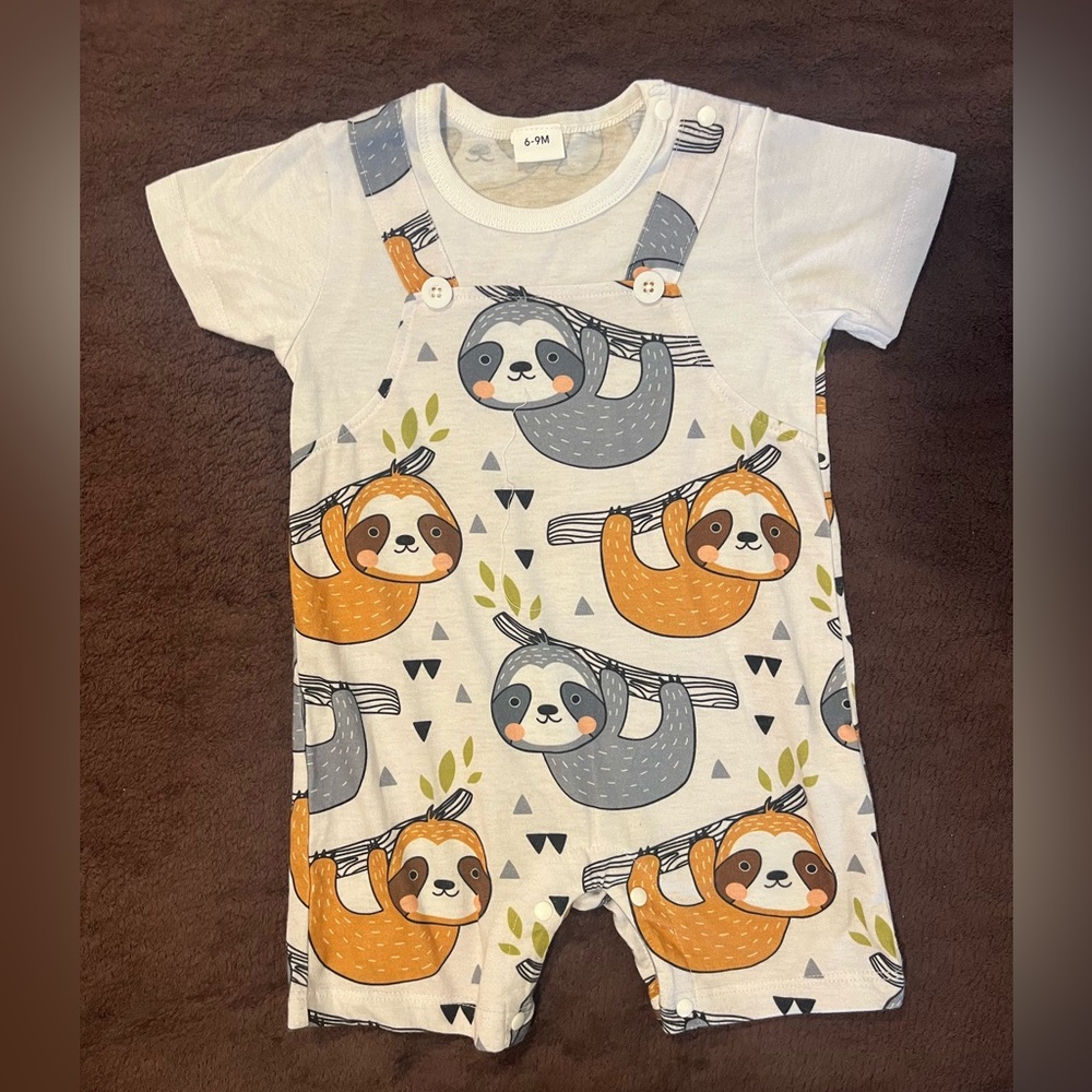 BOYS SLOTH ONSIE ROMPER SIZE 6 - 9 MONTHS